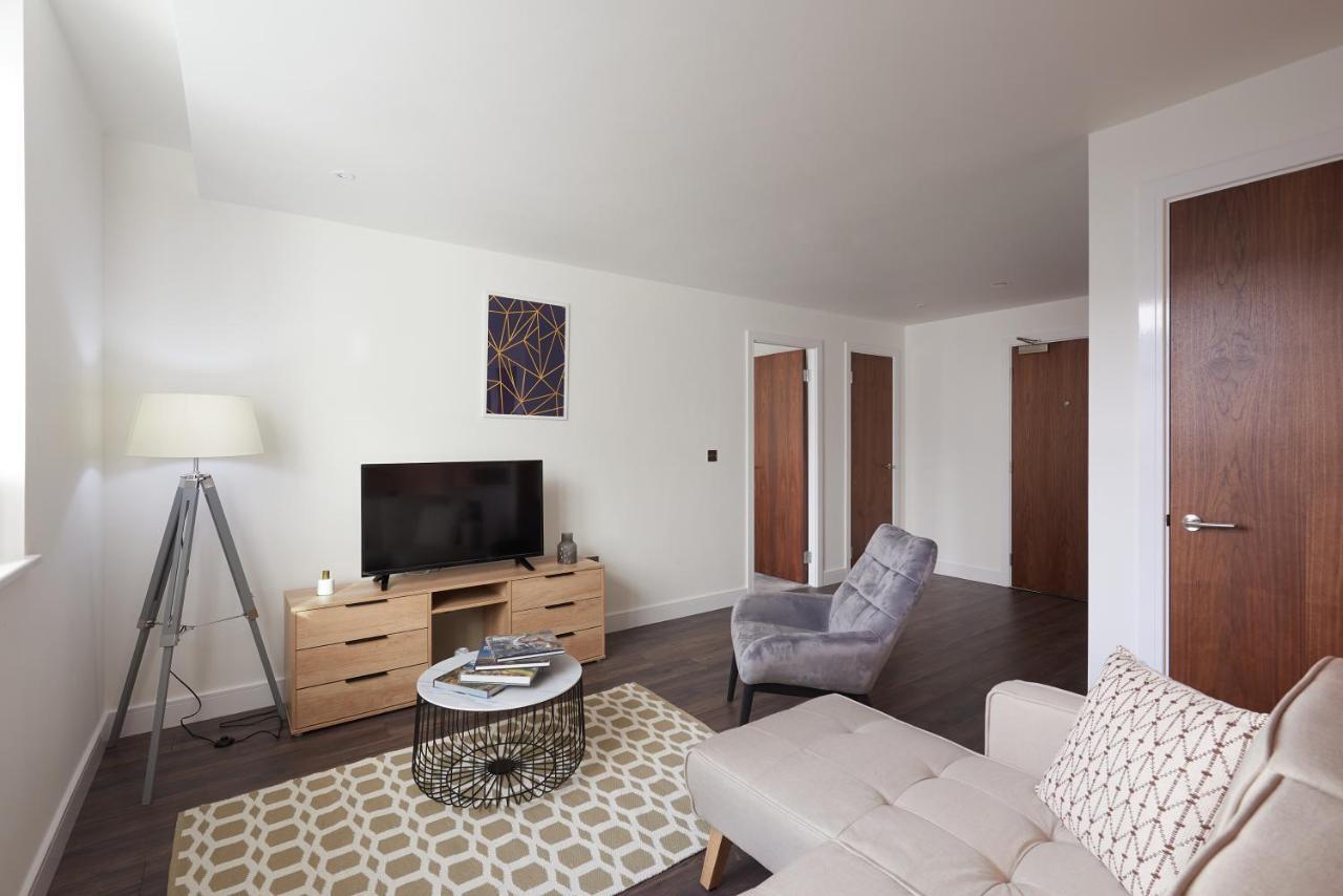 Seven Living Slough - Free Parking & Fast Wi-Fi Apartment Exterior foto