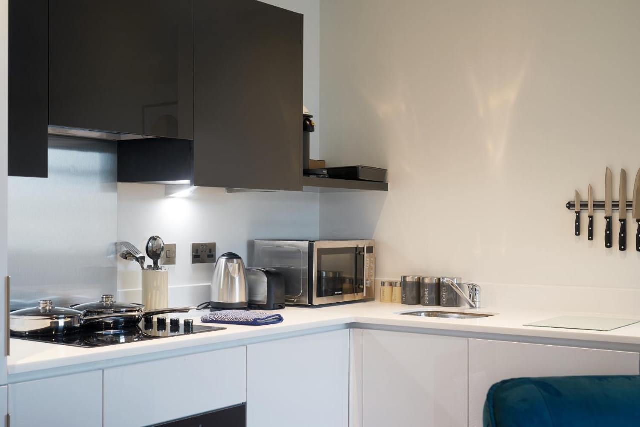 Seven Living Slough - Free Parking & Fast Wi-Fi Apartment Exterior foto