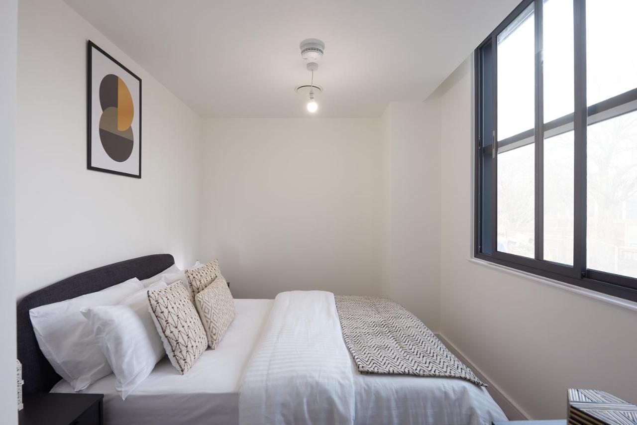 Seven Living Slough - Free Parking & Fast Wi-Fi Apartment Exterior foto