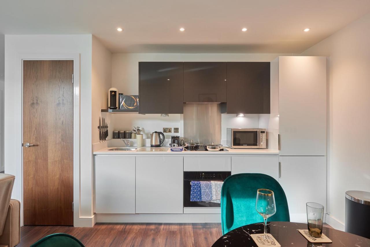 Seven Living Slough - Free Parking & Fast Wi-Fi Apartment Exterior foto
