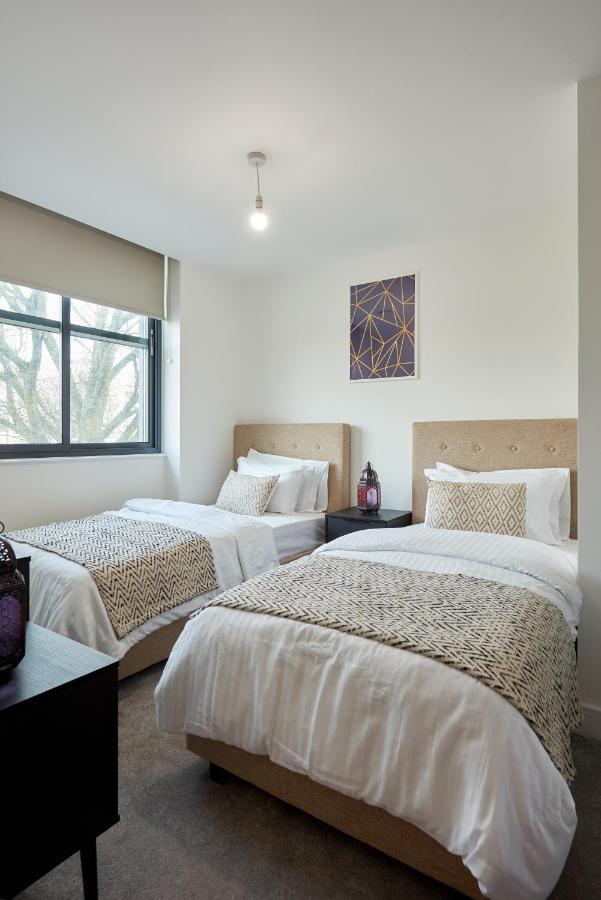 Seven Living Slough - Free Parking & Fast Wi-Fi Apartment Exterior foto