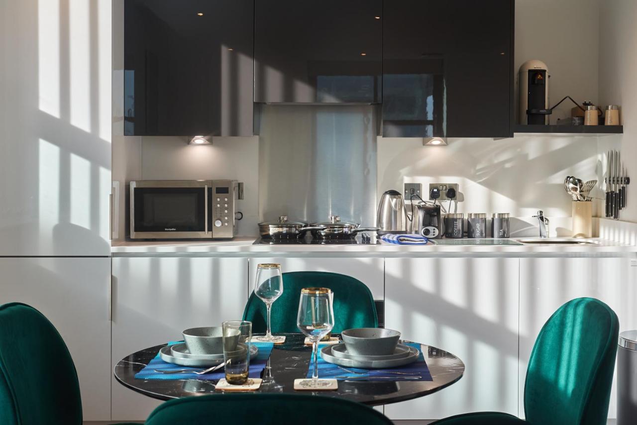 Seven Living Slough - Free Parking & Fast Wi-Fi Apartment Exterior foto