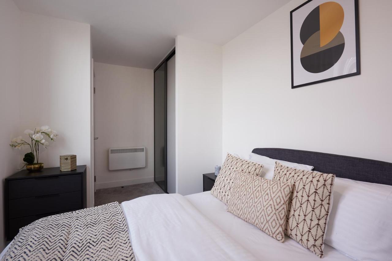 Seven Living Slough - Free Parking & Fast Wi-Fi Apartment Exterior foto